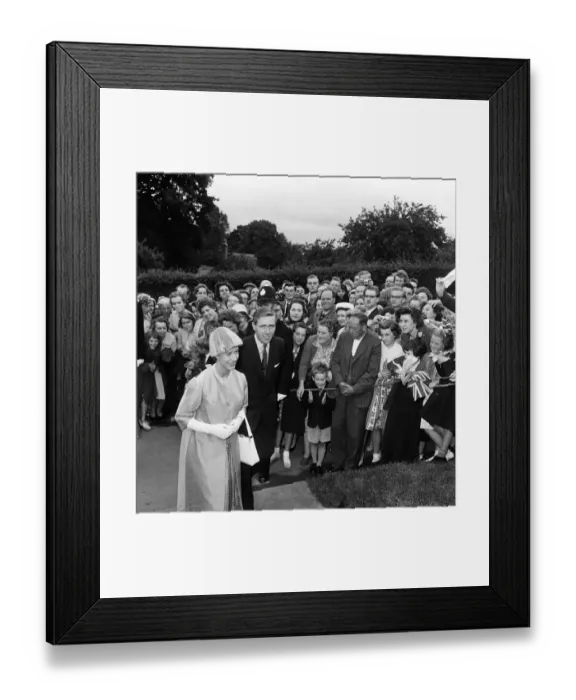 Framed Print : Princess Margaret and Antony Armstrong-Jones visit Crediton Parish Church, Devon