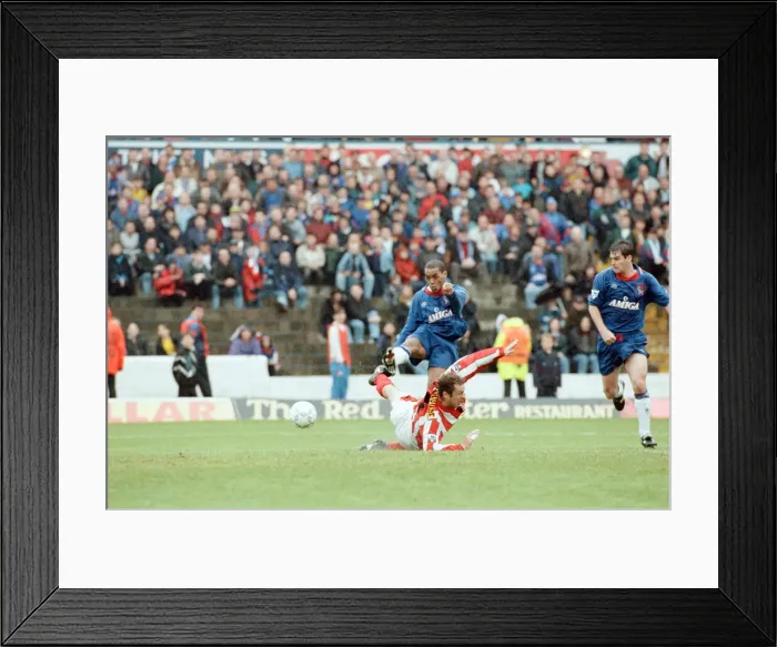 Framed Print : Chelsea 3-2 Sheffield United, Premier league match at Stamford Bridge Framed Print : Chelsea 3-2 Sheffield United, Premier league match at Stamford Bridge