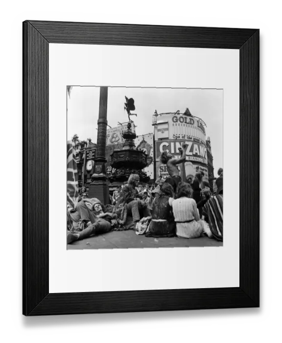 Framed Print : A group of hippies in Piccadilly Circus, London. 15th August 1969 Framed Print : A group of hippies in Piccadilly Circus, London. 15th August 1969