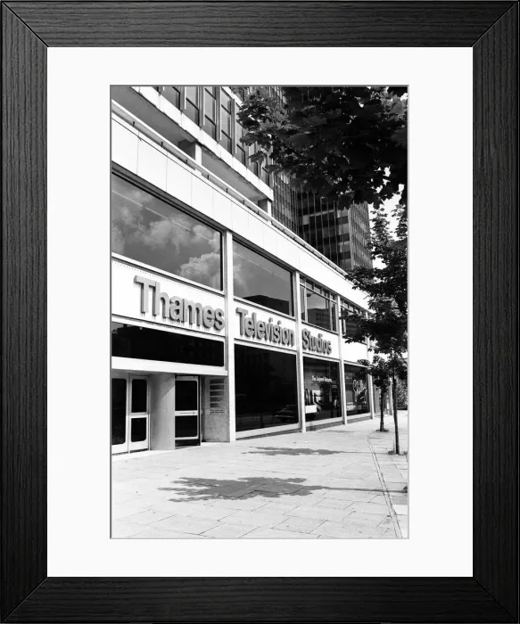 Framed Print : Picket outside the ITN Building, Wells Street, London. 11th August 1979 Framed Print : Picket outside the ITN Building, Wells Street, London. 11th August 1979