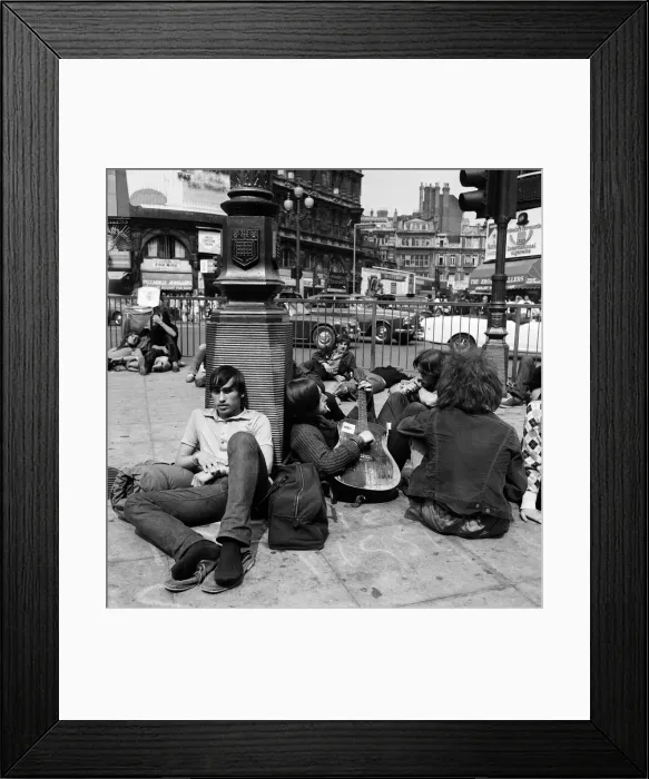 Framed Print : Youths in Piccadilly Circus, London. 15th August 1969