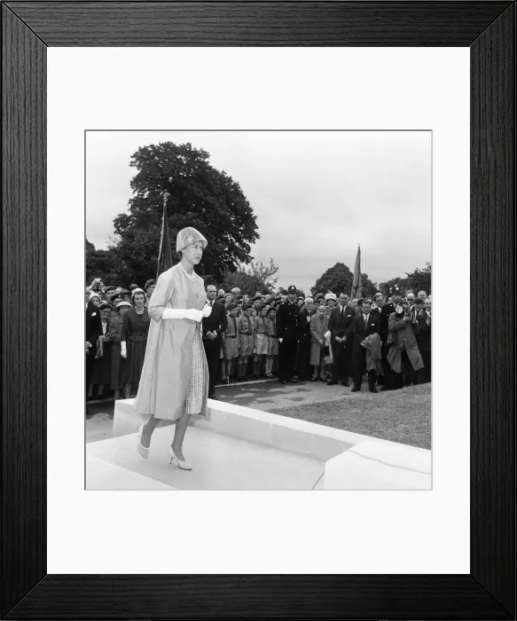 Framed Print : Princess Margaret visits Crediton Parish Church, Devon. 24th July 1960 Framed Print : Princess Margaret visits Crediton Parish Church, Devon. 24th July 1960