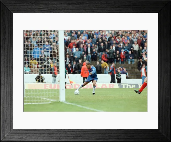 Framed Print : Chelsea 3-2 Sheffield United, Premier league match at Stamford Bridge Framed Print : Chelsea 3-2 Sheffield United, Premier league match at Stamford Bridge