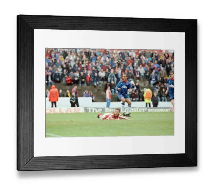 Framed Print : Chelsea 3-2 Sheffield United, Premier league match at Stamford Bridge Framed Print : Chelsea 3-2 Sheffield United, Premier league match at Stamford Bridge