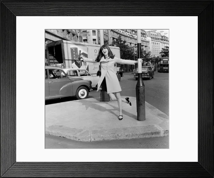 Framed Print : Picture shows Ready Steady Go! presenter Cathy McGowan at The Variety Club Awards Framed Print : Picture shows Ready Steady Go! presenter Cathy McGowan at The Variety Club Awards