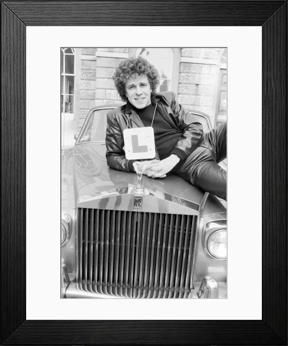 Framed Print : After years of being driven around by his wife 31-year-old Leo Sayer has passed his