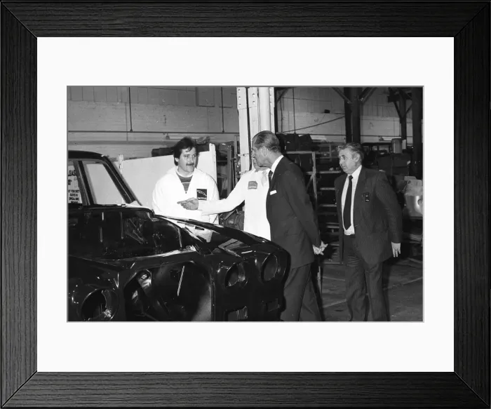 Framed Print : Prince Philip, Duke of Edinburgh visits the Jaguar assembly plant at Browns Lane Framed Print : Prince Philip, Duke of Edinburgh visits the Jaguar assembly plant at Browns Lane