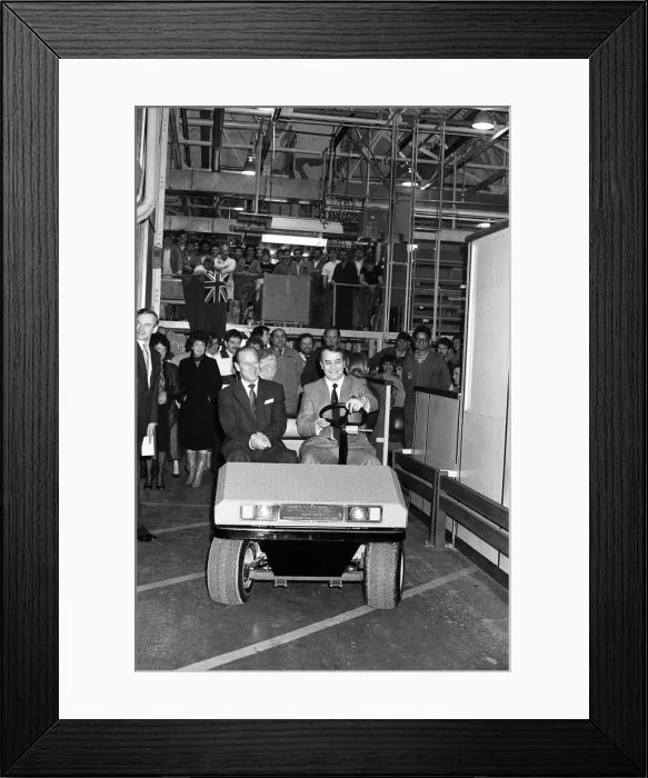 Framed Print : Prince Philip, Duke of Edinburgh visits the Jaguar assembly plant at Browns Lane Framed Print : Prince Philip, Duke of Edinburgh visits the Jaguar assembly plant at Browns Lane