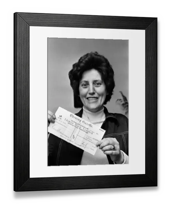 Framed Print : Mrs Wright, Bingo winner, Middlesbrough. 1977