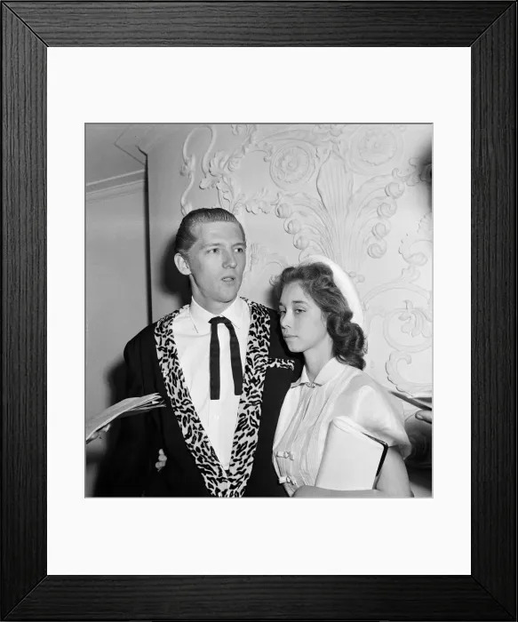 Framed Print : Jerry Lee Lewis and his 13-year-old wife Myra at the Westbury Hotel, London Framed Print : Jerry Lee Lewis and his 13-year-old wife Myra at the Westbury Hotel, London