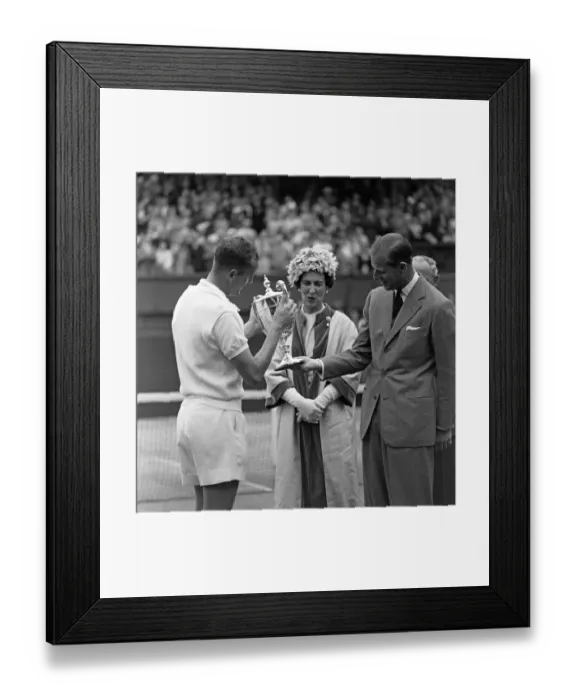 Framed Print : 1960 Wimbledon Championships - Mens singles final. Winner Neale Fraser is presented