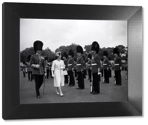Her Majesty the Queen at the farewell parade of the 3rd Battalion of the Grenadier Guards
