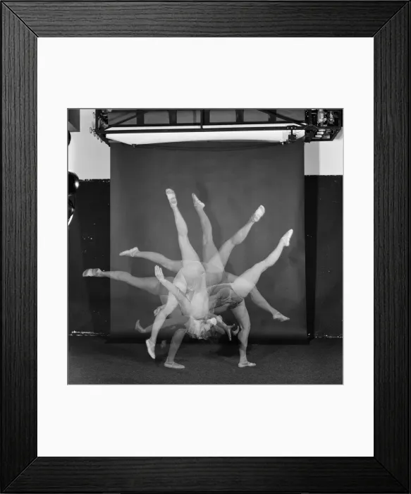 Framed Print : Avril Lennox, British Gymnast, Daily Mirror Studio, London, Tuesday 14th January 1975 Framed Print : Avril Lennox, British Gymnast, Daily Mirror Studio, London, Tuesday 14th January 1975