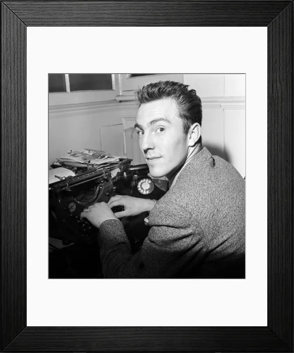 Framed Print : Jimmy Greaves, Chelsea Football Player, Saturday 19th September 1959 Framed Print : Jimmy Greaves, Chelsea Football Player, Saturday 19th September 1959