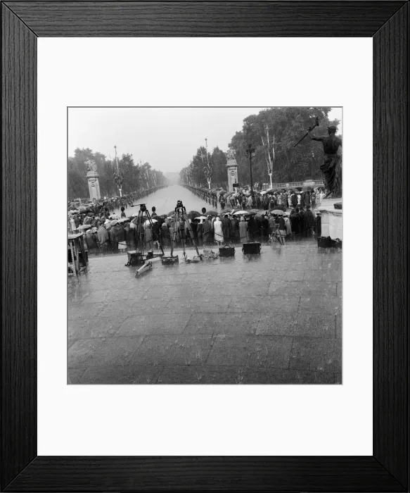 Framed Print : The state visit to England by the King and Queen of Thailand Framed Print : The state visit to England by the King and Queen of Thailand