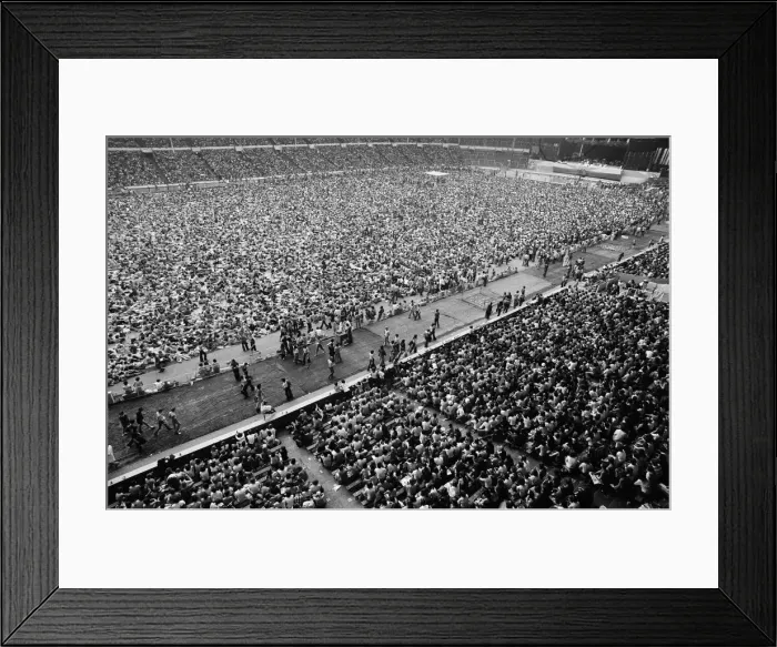 Framed Print : General view showing the thousands of fans at the Midsummer Music concert at Wembley