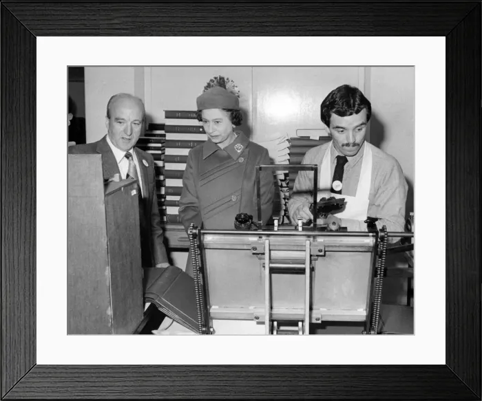 Framed Print : Queen Elizabeth II visits John Rylands Library, Manchester Framed Print : Queen Elizabeth II visits John Rylands Library, Manchester
