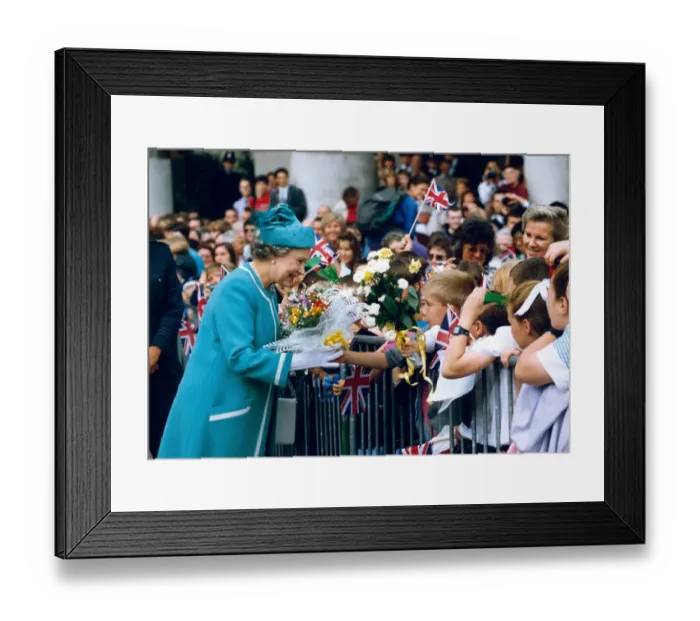 Framed Print : Queen Elizabeth II visits St Peters Square, Manchester. 17th July 1992 Framed Print : Queen Elizabeth II visits St Peters Square, Manchester. 17th July 1992