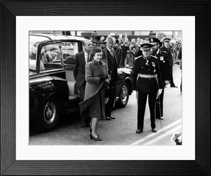 Framed Print : Queen Elizabeth II and Prince Philip, Duke of Edinburgh visit Manchester Framed Print : Queen Elizabeth II and Prince Philip, Duke of Edinburgh visit Manchester