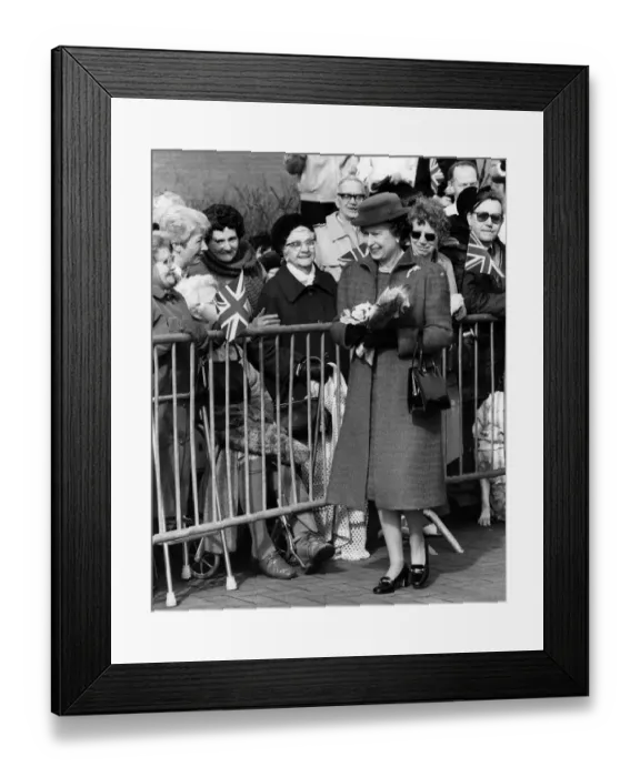 Framed Print : Queen Elizabeth II visits Wigan, Greater Manchester. 21st March 1986 Framed Print : Queen Elizabeth II visits Wigan, Greater Manchester. 21st March 1986
