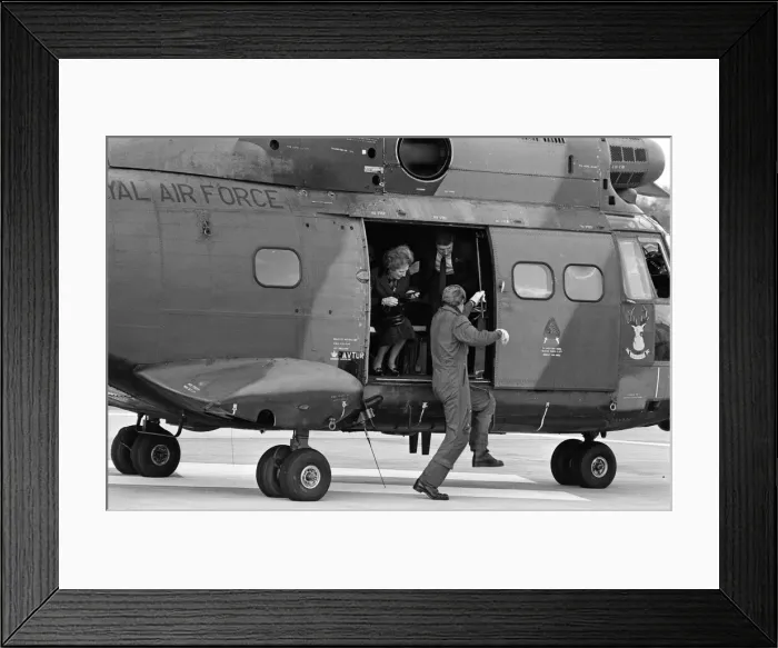 Framed Print : Prime Minister Margaret Thatcher visits Capenhurst, Cheshire. 1st November 1985 Framed Print : Prime Minister Margaret Thatcher visits Capenhurst, Cheshire. 1st November 1985