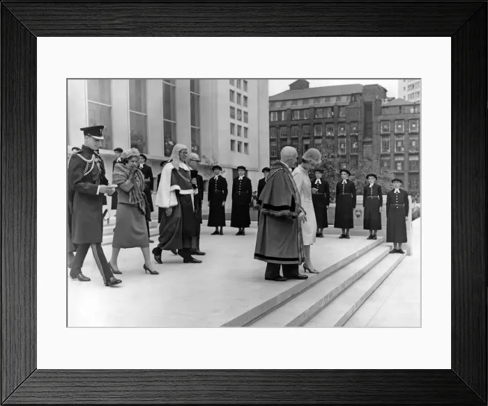 Framed Print : Prince Philip, Duke of Edinburgh and Queen Elizabeth II visit Manchester Law Courts