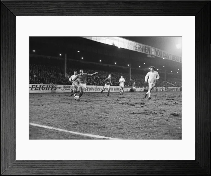 Framed Print : Nobby Stiles for Manchester United, during the FA Cup Semi-Final against Leeds United Framed Print : Nobby Stiles for Manchester United, during the FA Cup Semi-Final against Leeds United