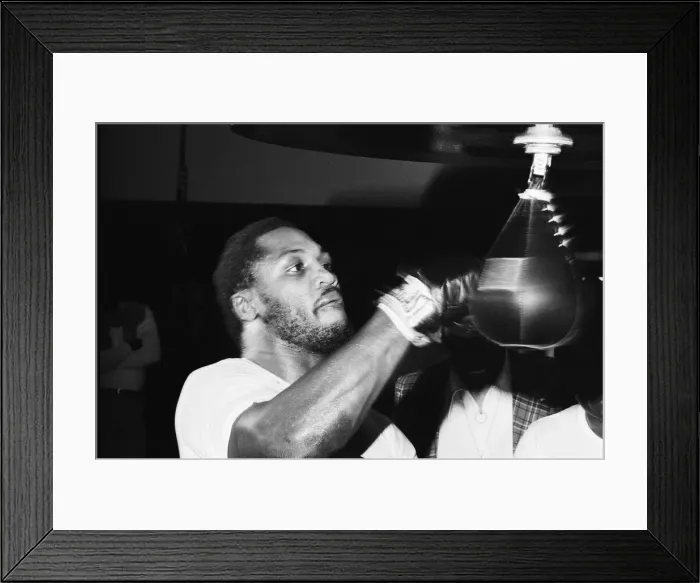 Framed Print : Joe Frazier preparing for his second fight with Muhammad Ali. 21st January 1974 Framed Print : Joe Frazier preparing for his second fight with Muhammad Ali. 21st January 1974