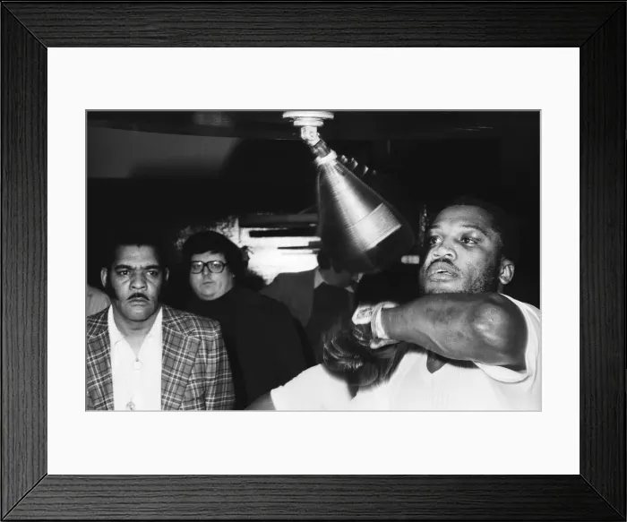 Framed Print : Joe Frazier preparing for his second fight with Muhammad Ali. 21st January 1974 Framed Print : Joe Frazier preparing for his second fight with Muhammad Ali. 21st January 1974