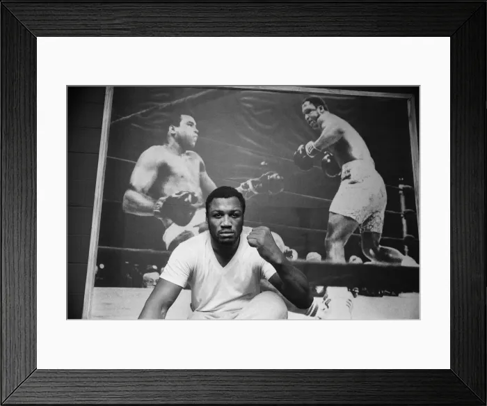 Framed Print : Joe Frazier preparing for his second fight with Muhammad Ali. 21st January 1974 Framed Print : Joe Frazier preparing for his second fight with Muhammad Ali. 21st January 1974