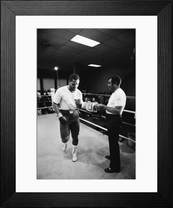 Framed Print : Joe Frazier preparing for his second fight with Muhammad Ali. 21st January 1974 Framed Print : Joe Frazier preparing for his second fight with Muhammad Ali. 21st January 1974