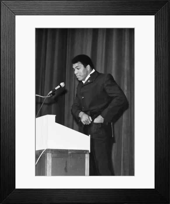 Framed Print : World Heavyweight boxing champion Muhammad Ali held his first public speaking in England Framed Print : World Heavyweight boxing champion Muhammad Ali held his first public speaking in England