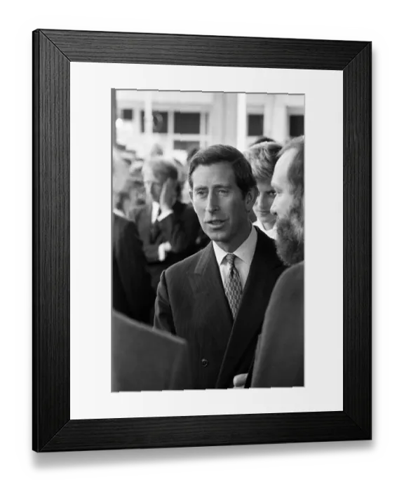 Framed Print : Charles, Prince of Wales visits Wythenshawe, Greater Manchester. 27th August 1985 Framed Print : Charles, Prince of Wales visits Wythenshawe, Greater Manchester. 27th August 1985