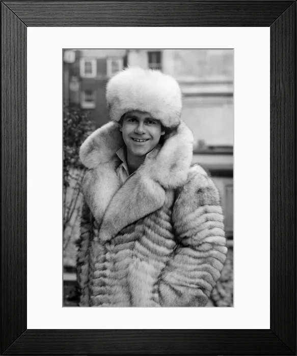 Framed Print : Elton John pictured at The Inn on The Park, London. 30th October 1978 Framed Print : Elton John pictured at The Inn on The Park, London. 30th October 1978