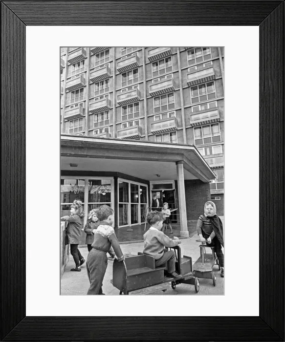 Framed Print : Break time at the St Mary Redcliffe Nursery School, Bristol Framed Print : Break time at the St Mary Redcliffe Nursery School, Bristol