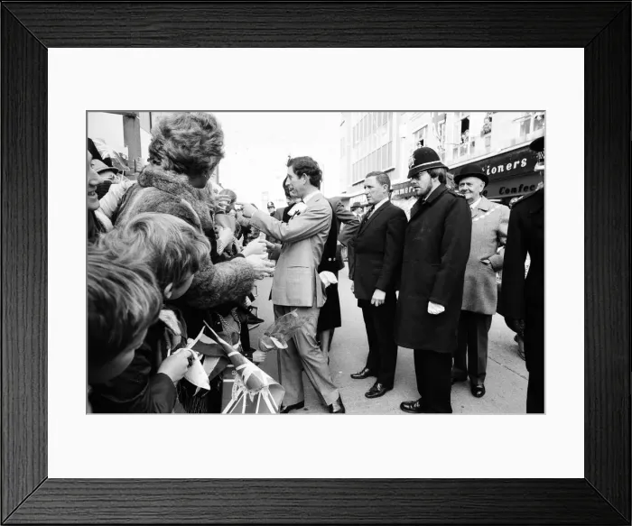 Framed Print : Charles, Prince of Wales visits Rhyl, at the start of a three-day tour of Wales Framed Print : Charles, Prince of Wales visits Rhyl, at the start of a three-day tour of Wales