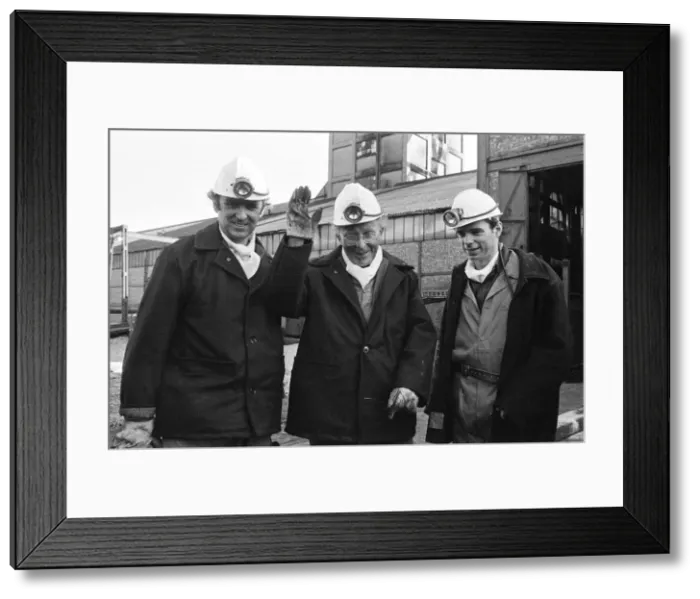 Framed Print : The Archbishop of Canterbury Donald Coggan visits Betteshanger Colliery, Kent Framed Print : The Archbishop of Canterbury Donald Coggan visits Betteshanger Colliery, Kent