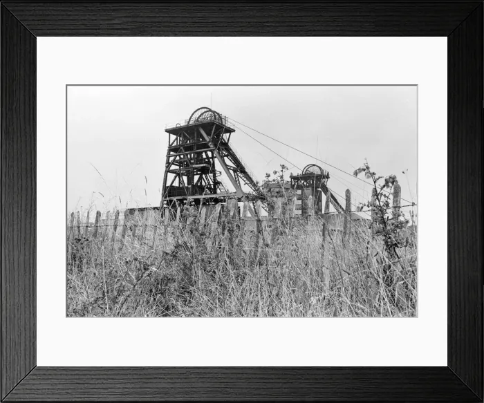 Framed Print : Betteshanger Colliery, Kent, threatened with closure. 1985 Framed Print : Betteshanger Colliery, Kent, threatened with closure. 1985