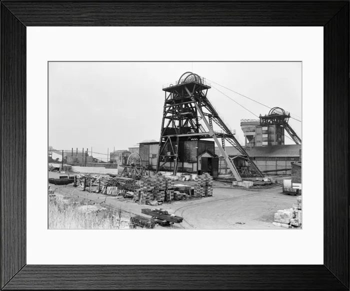 Framed Print : Betteshanger Colliery, Kent, threatened with closure. 1985 Framed Print : Betteshanger Colliery, Kent, threatened with closure. 1985