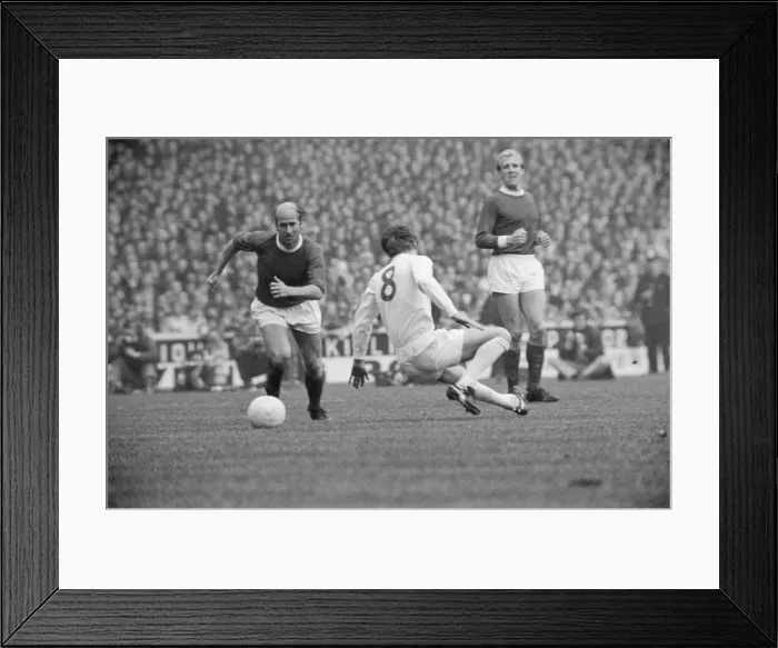 Framed Print : Leeds United verses Manchester United at Elland Road, Leeds, Yorkshire Framed Print : Leeds United verses Manchester United at Elland Road, Leeds, Yorkshire