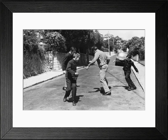 Framed Print : Jimmy Greaves takes break from The Daily Mirror World Cup Rally for a quiet game of Framed Print : Jimmy Greaves takes break from The Daily Mirror World Cup Rally for a quiet game of