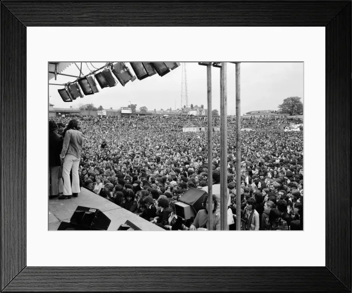 Framed Print : Elton John fans swarm in to Watfords Vicarage Road ground