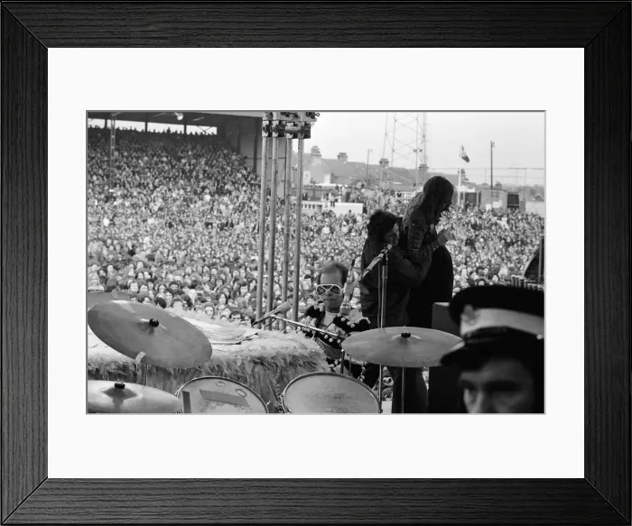Framed Print : Elton John fans swarm in to Watfords Vicarage Road ground Framed Print : Elton John fans swarm in to Watfords Vicarage Road ground