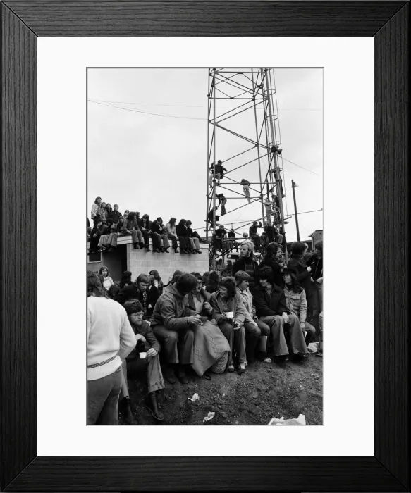 Framed Print : Elton John fans swarm in to Watfords Vicarage Road ground