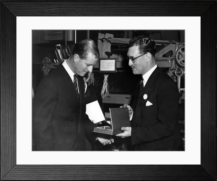 Framed Print : Prince Philip, Duke of Edinburgh visits Manchester College of Science and Technology Framed Print : Prince Philip, Duke of Edinburgh visits Manchester College of Science and Technology