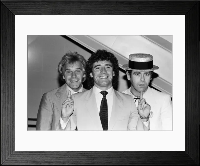 Framed Print : Kevin Keegan pictured with Freddie Starr and Elton John