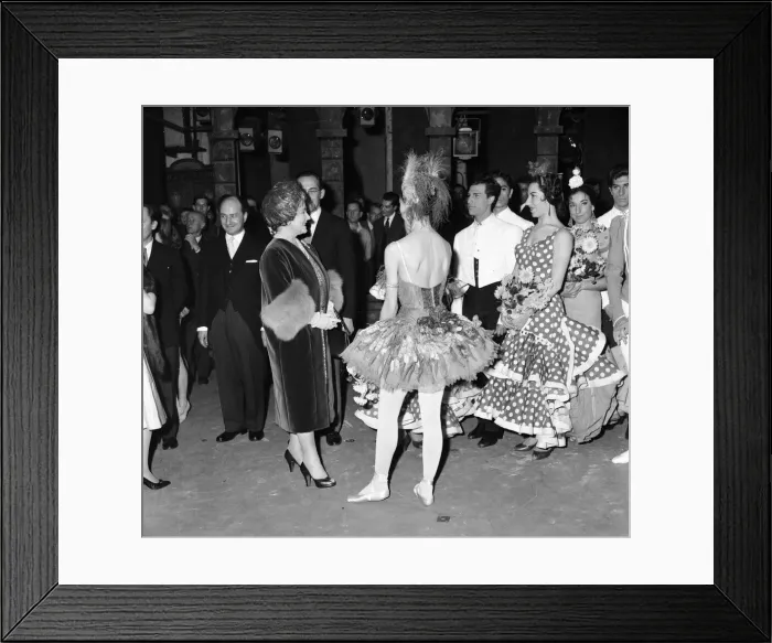 Framed Print : Queen Elizabeth, The Queen Mother, and Princess Margaret attend a gala charity matinee of Framed Print : Queen Elizabeth, The Queen Mother, and Princess Margaret attend a gala charity matinee of