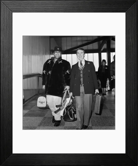 Framed Print : The departure of pop star, Elton John, from London Heathrow airport to the West Indies Framed Print : The departure of pop star, Elton John, from London Heathrow airport to the West Indies