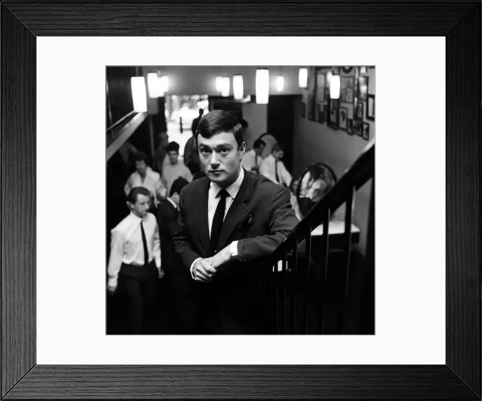 Framed Print : Vidal Sassoon Salon, Bond Street, London, Tuesday 13th August 1963 Framed Print : Vidal Sassoon Salon, Bond Street, London, Tuesday 13th August 1963