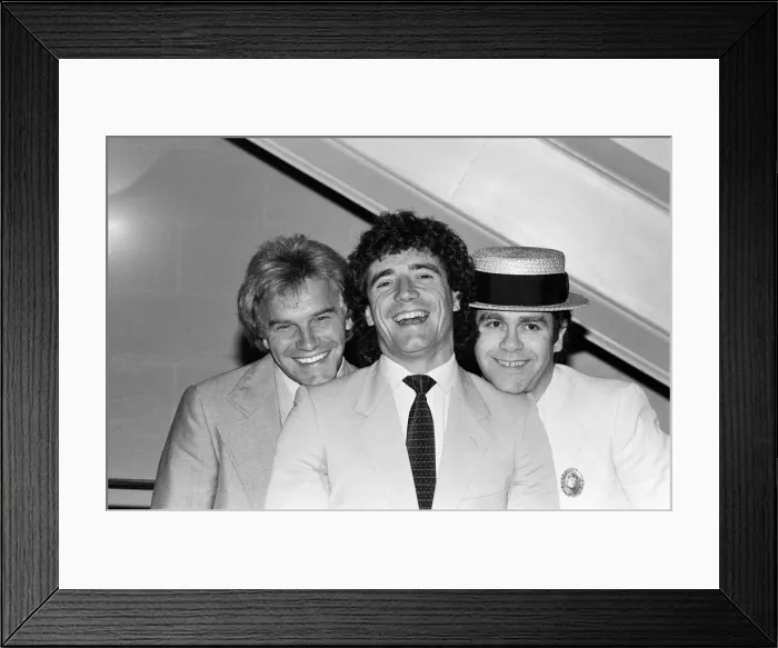 Framed Print : Kevin Keegan pictured with Freddie Starr and Elton John
